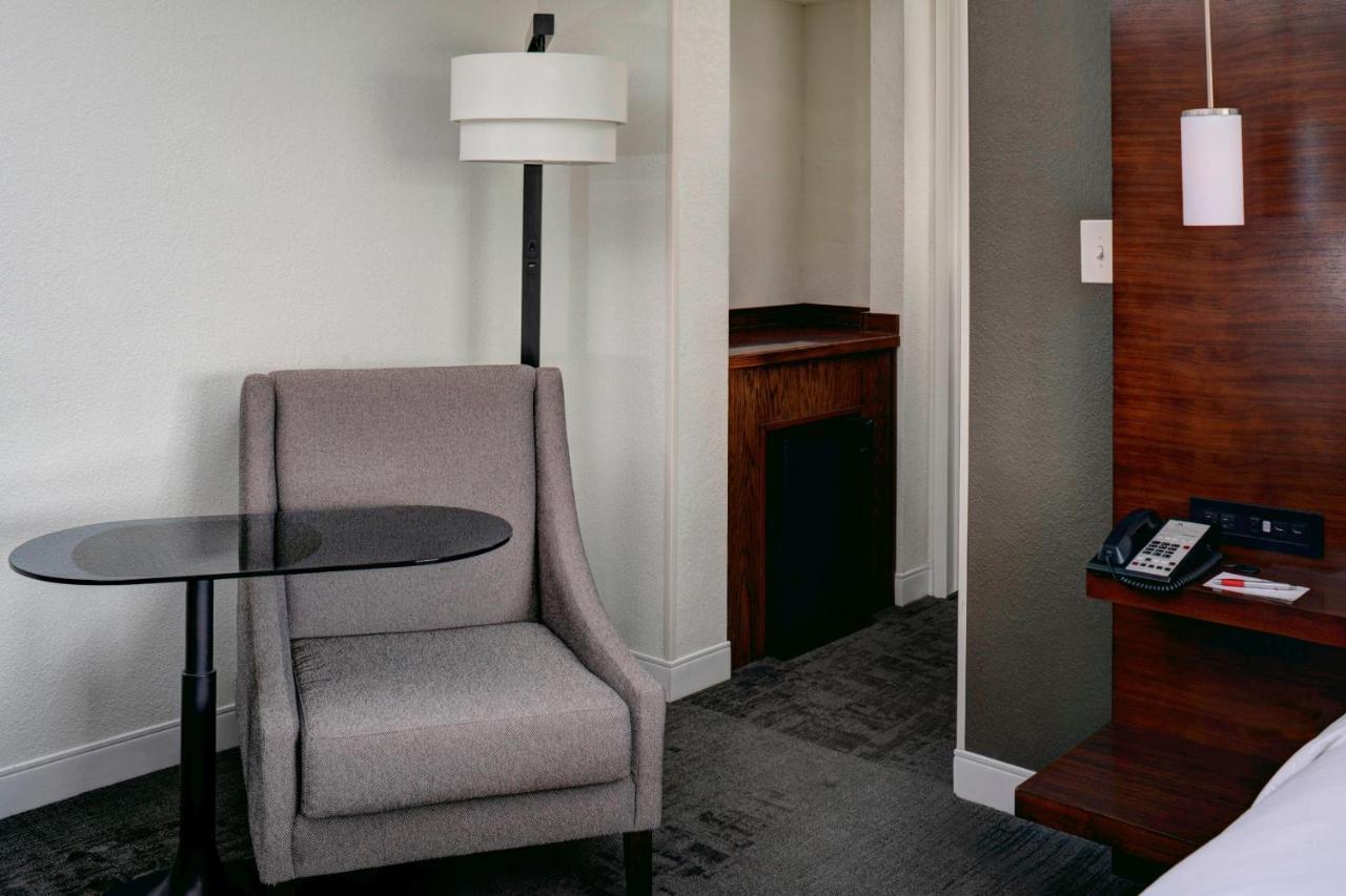 Marriott East Lansing At University Place Eksteriør billede